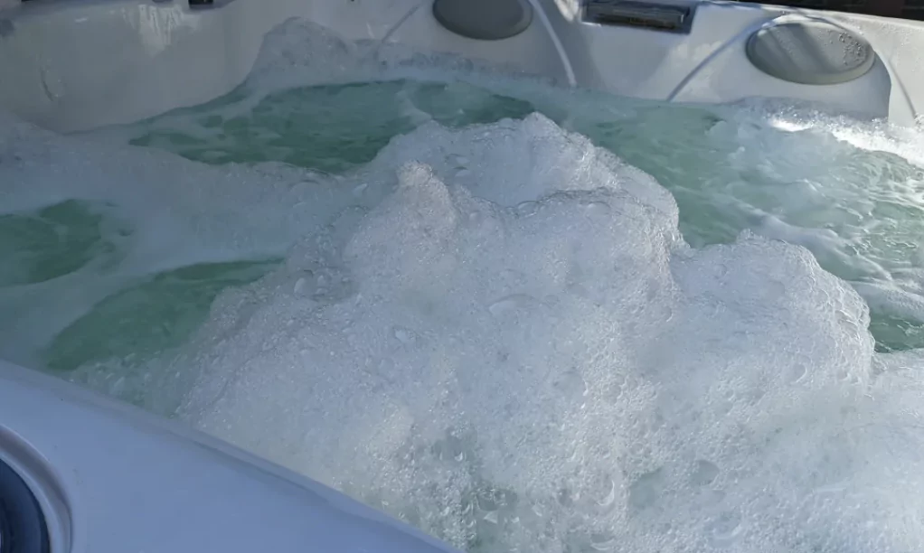 hot bath tub foam